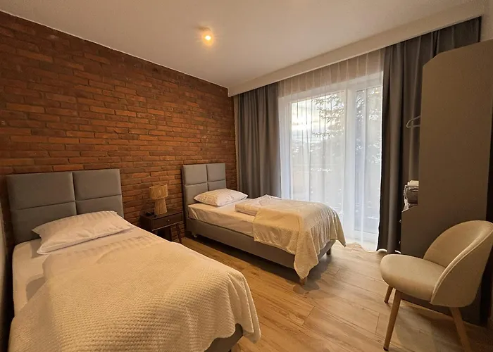 Gorska Pasja מלון דירות שצ'צ'ירק